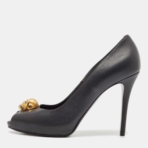 Leather Crystal Embellished Skull Peep-Toe Pumps Size 38.5 - Alexander McQueen - Modalova