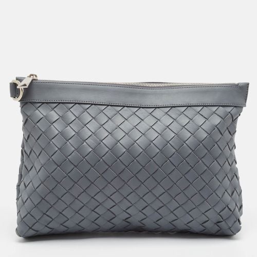 Intrecciato Leather Oversized Zip Pouch - Bottega Veneta - Modalova