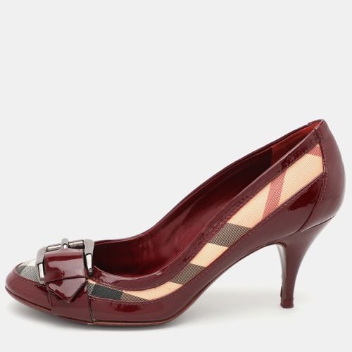 Patent Leather and Coated Canvas Buckle Detail Pumps Size 37 - Burberry - Modalova