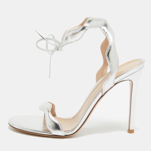 Leather Wavy Ankle Tie Sandals Size 37.5 - Gianvito Rossi - Modalova