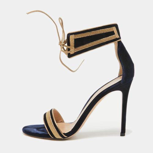 Gold Velvet Augusta Ankle Cuff Sandals Size 39 - Gianvito Rossi - Modalova