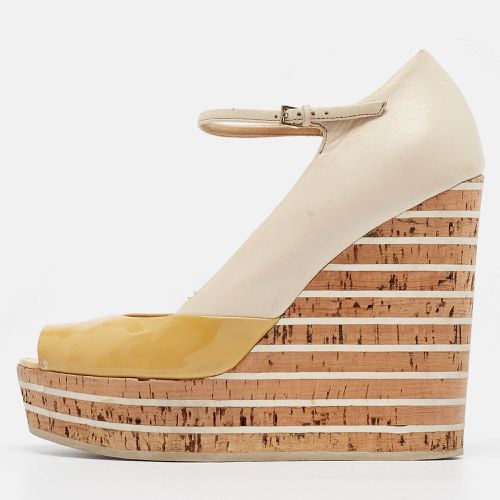 Yellow Patent And Leather Cork Wedge Pumps Size 39 - Gucci - Modalova