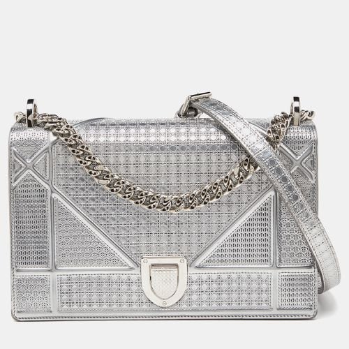 Microcannage Patent Leather Medium ama Flap Shoulder Bag - Dior - Modalova