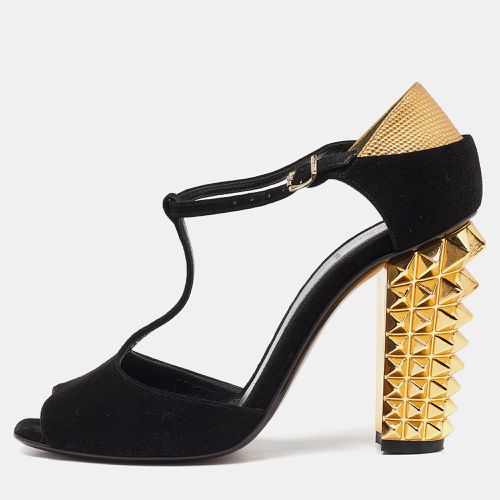 Gold Suede And Embossed Leather Studded Heel T-Strap Sandals Size 38 - Fendi - Modalova