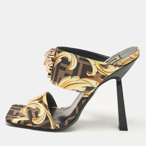 Black/ Baroque Fabric Medusa Slide Sandals Size 36.5 - Fendi x Versace - Modalova