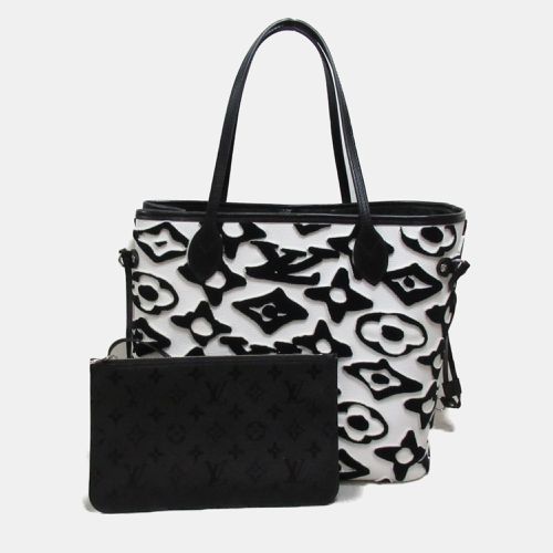 X UF /White Tufted Monogram Neverfull MM Tote Bag - Louis Vuitton - Modalova