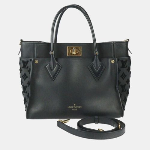 Leather On My Side MM Monogram Tuftage Shoulder Bag - Louis Vuitton - Modalova