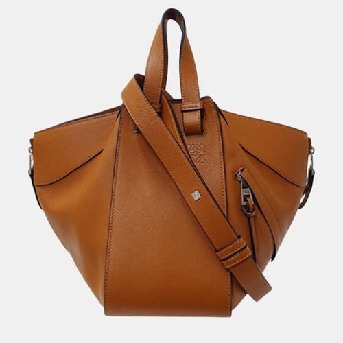 Classic Calf Tan Hammock Small bag - Loewe - Modalova