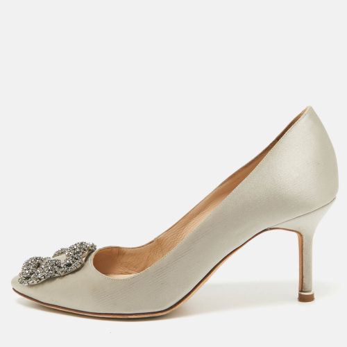 Satin Hangisi Pumps Size 37 - Manolo Blahnik - Modalova