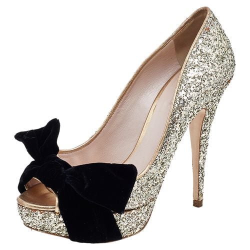 Metallic Glitter Leather And Velvet Bow Peep Toe Pumps Size 38 - Miu Miu - Modalova