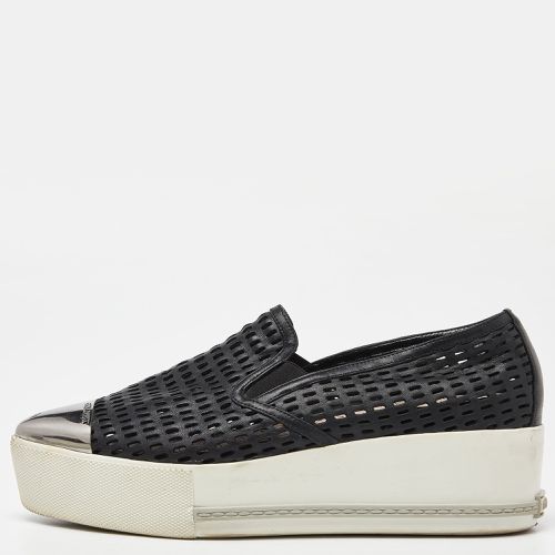 Perforated Leather Metal Cap Toe Slip On Sneakers Size 38 - Miu Miu - Modalova