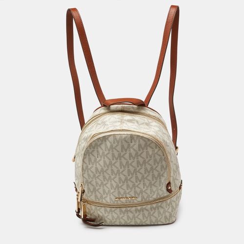 Tan Signature Coated Canvas and Leather Medium Rhea Backpack - Michael Kors - Modalova