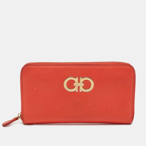 Leather Double Gancio Zip Around Wallet - Salvatore Ferragamo - Modalova