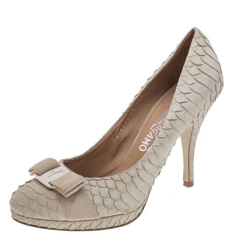 Python Vara Bow Platform Pumps Size 38.5 - Salvatore Ferragamo - Modalova