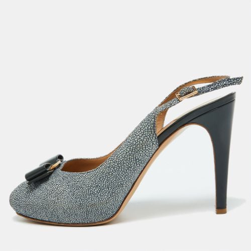 Dark Stingray Vara Bow Slingback Pumps Size 39.5 - Salvatore Ferragamo - Modalova