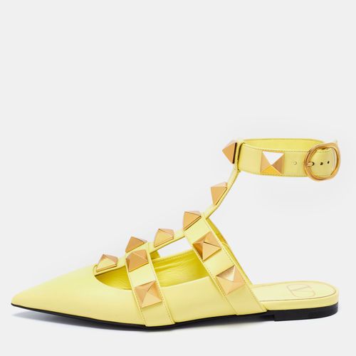 Lime Yellow Roman Stud Ankle Cuff Flat Mules Size 38 - Valentino - Modalova