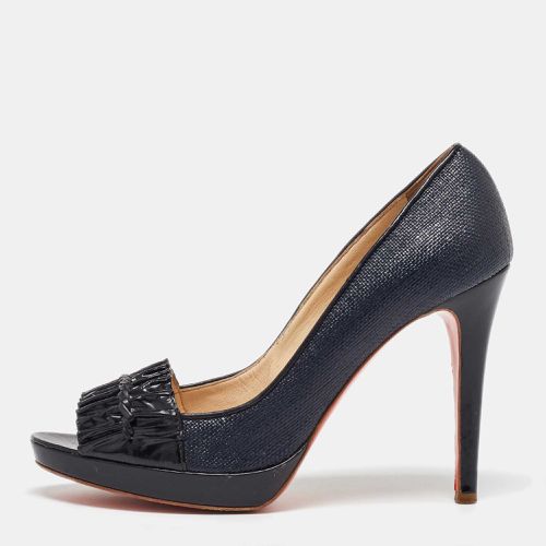 Coated Raffia and Patent Leather Peep Toe Pumps Size 39 - Versace - Modalova