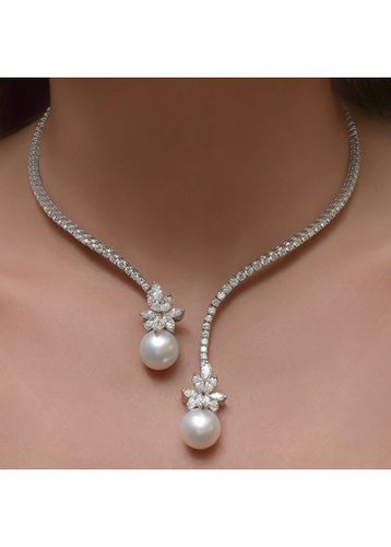 Silver Round Rhinestone Pearl Detail Necklace - unsigned - Modalova