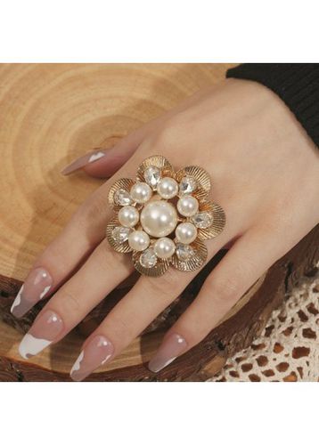Gold Floral Design Pearl Detail Ring - unsigned - Modalova