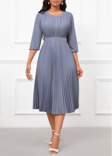 Dusty Blue Pleated Three Quarter Length Sleeve Dress - unsigned - Modalova