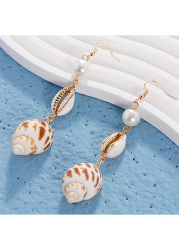 White Pearl Beach Shell Design Earrings - unsigned - Modalova