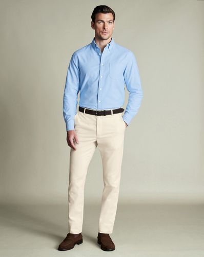 Men's Ultimate Non-Iron Chinos - Ivory, 30/30 by - Charles Tyrwhitt - Modalova