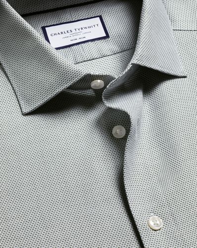 Men's Non-Iron Stretch Texture Cotton Shirt - Olive Single Cuff, 15.5/33 by - Charles Tyrwhitt - Modalova