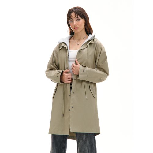 Parka con capucha - Cropp - Modalova