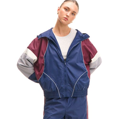 Chaqueta ligera con capucha - Cropp - Modalova