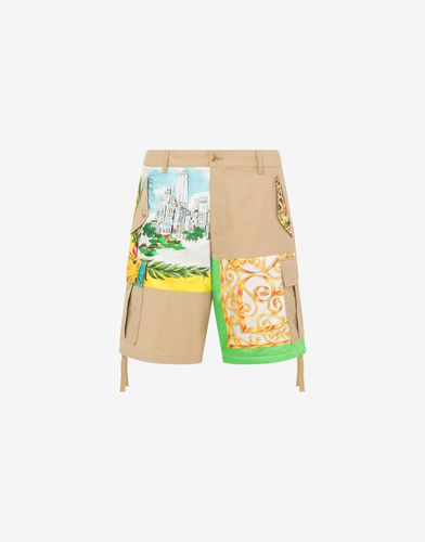 Scarf Print Poplin Bermuda Shorts - Moschino - Modalova