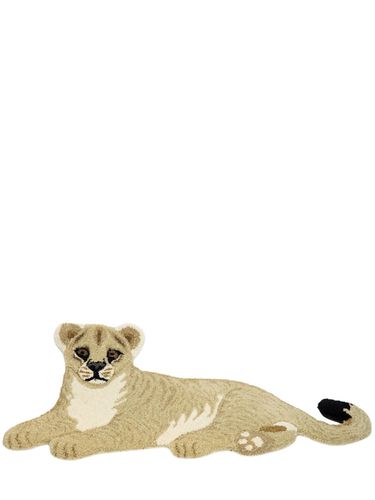 Baby Lion Rug - STUDIO MALEKI - Modalova