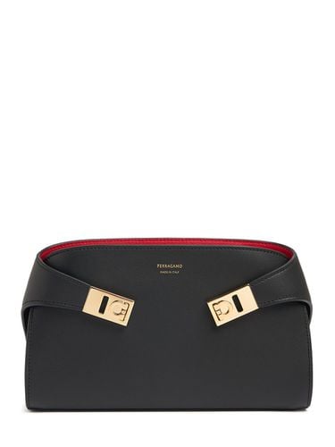 Lederclutch „hug“ - FERRAGAMO - Modalova