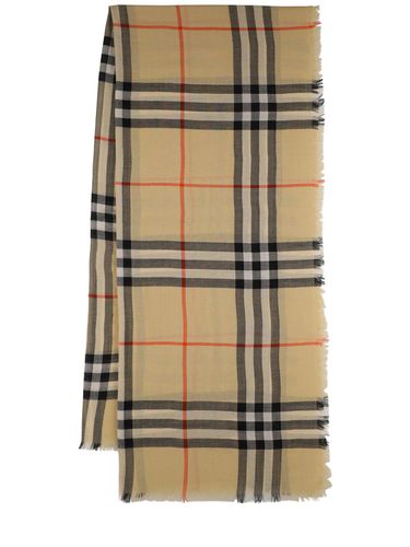 Mu Lightweight Wool Scarf - BURBERRY - Modalova