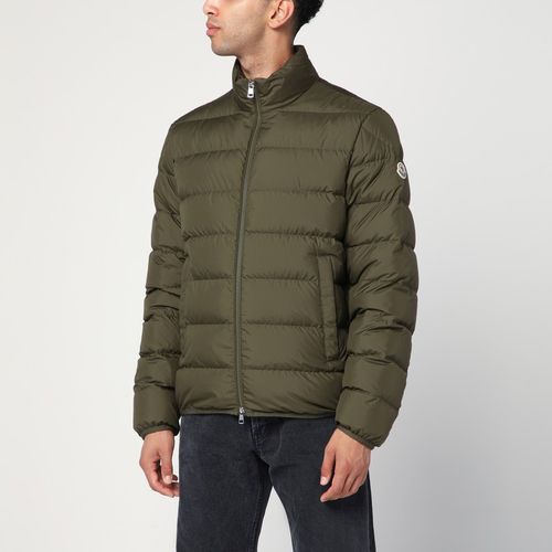Kurze Steppjacke mit Reißverschluss in Khaki - Moncler - Modalova