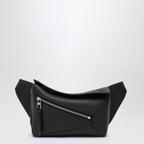 Mini Puzzle bumbag in black leather - Loewe - Modalova