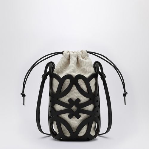 Bucket Bag Anagram mit Cut-out-Details aus schwarzem Leder - Loewe - Modalova