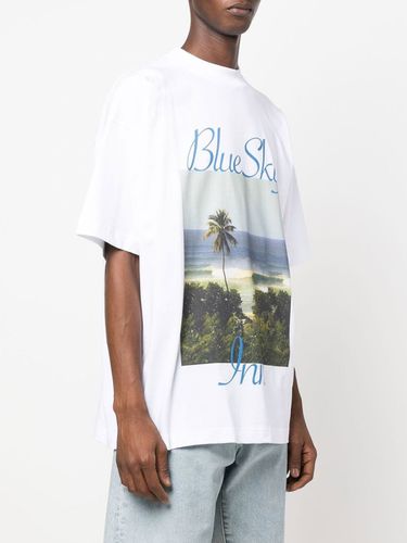 Camiseta con motivo gráfico - BLUE SKY INN - Modalova