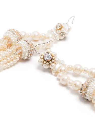 Pendientes largos con detalle de perlas - Biyan - Modalova