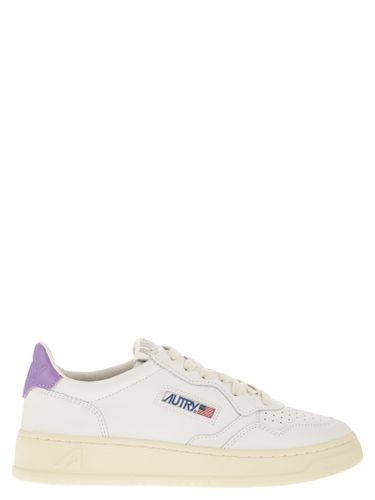 Medalist Low - Leather Sneakers - Autry - Modalova