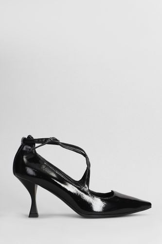 Pumps In Patent Leather - Julie Dee - Modalova