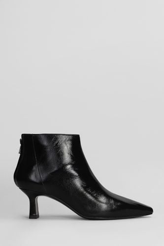 Texan Ankle Boots In Patent Leather - Julie Dee - Modalova