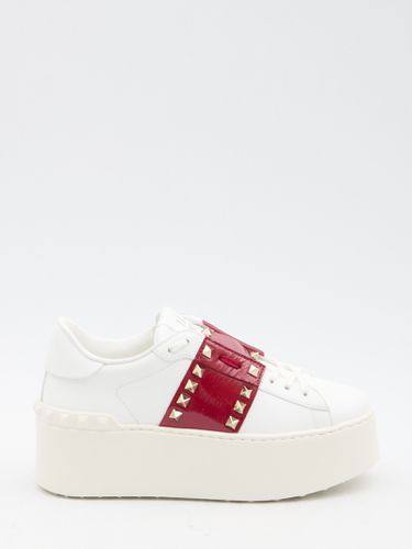 Flatform Rockstud Untitled Sneakers - Valentino Garavani - Modalova