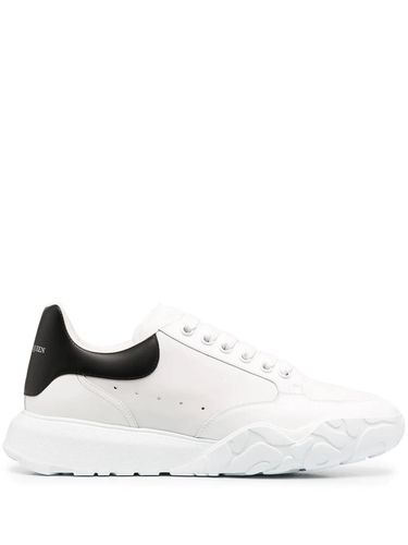 Trainer Court Oversize Sneakers In And Black - Alexander McQueen - Modalova