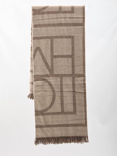 Monogram Scarf In Wool And Cashmere - Totême - Modalova