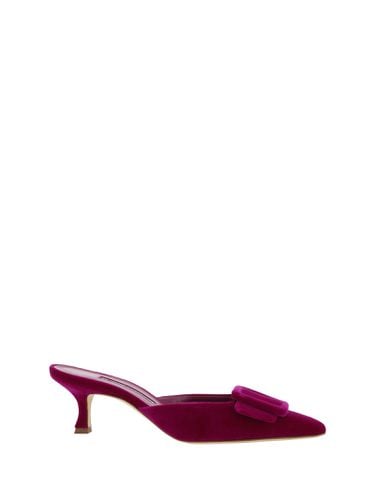 Manolo Blahnik Maysale Pumps - Manolo Blahnik - Modalova