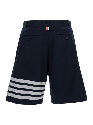 Unconstructed Straight Leg Double Welt Pocket Short In Engineered 4 Bar Cotton Suiting - Thom Browne - Modalova