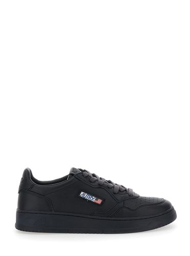 Medalist Low Top Sneakers With Logo Detail In Leather Man - Autry - Modalova