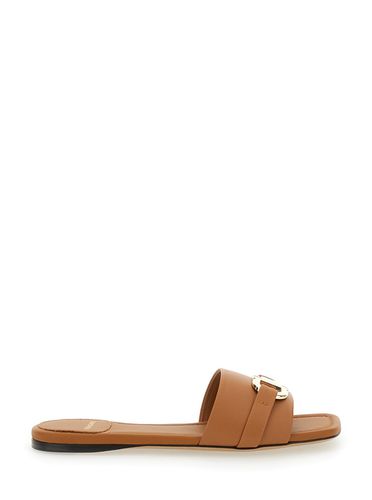 Leah Slide Sandals In Leather Woman - Ferragamo - Modalova