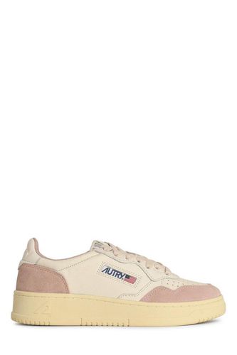 Autry Medalist Low Bicolor Sneakers - Autry - Modalova