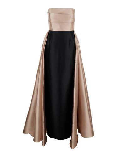 Tiffany Long Beige And Black Dress With Pleated Detail And Train In Satin Woman - Solace London - Modalova